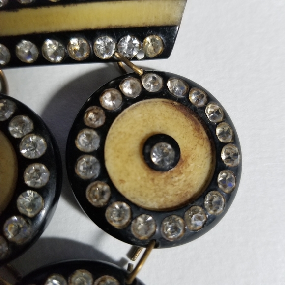 Relisted-Vintage Art Deco brooch early plastic pin yellow black clear rhinestone - Picture 12 of 16